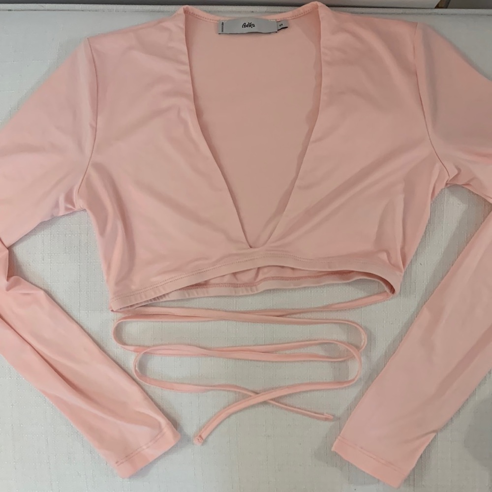 Pink cropped crisscross tie shirt
